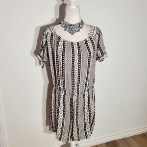 APT. 9  JUMSUIT  WHITE/BLACK SHORT SLEEVE RAYON SIZE XL